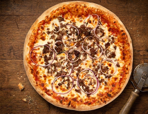 Pizza Bolonyesa